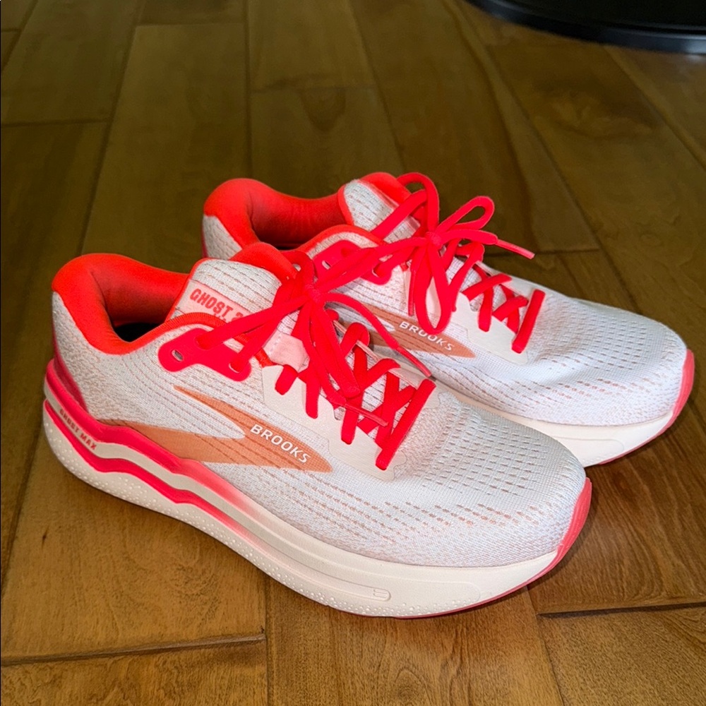 Brooks Vibrant White and Pink Running Shoes